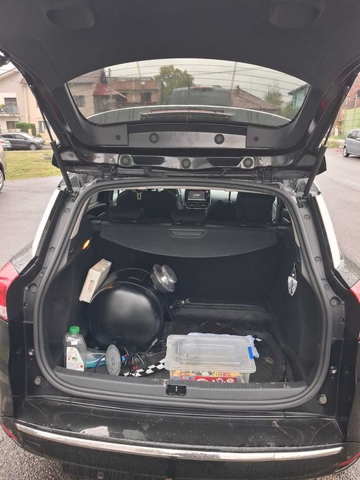 Renault  Clio  4     !!!