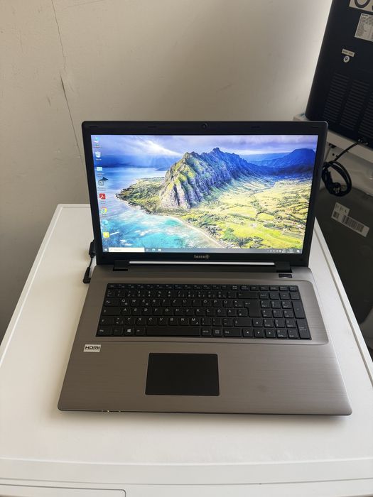 Лаптоп TERRA перфектен