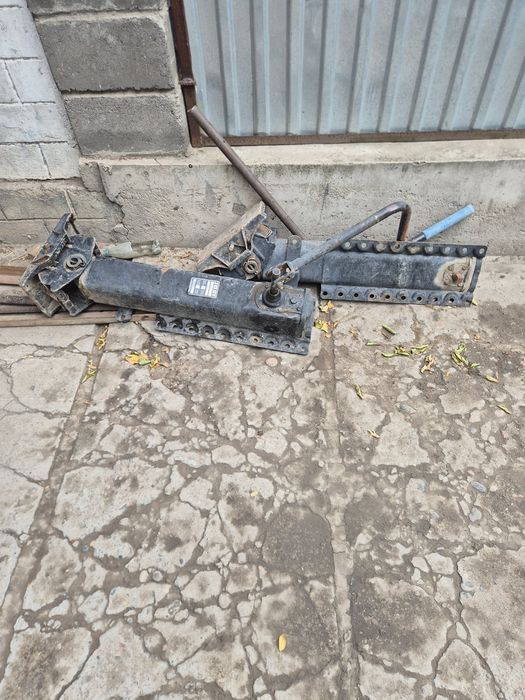 Опорные лапы на полуприцеп