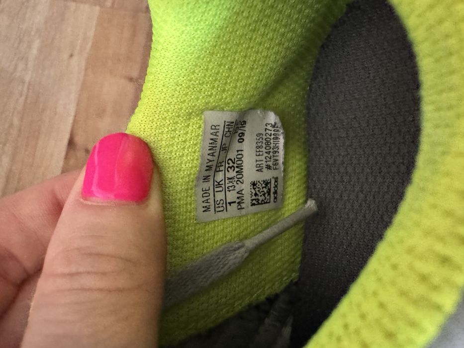 Детски футболни обувки в отчично състояние - Mizuno, Adidas, Nike