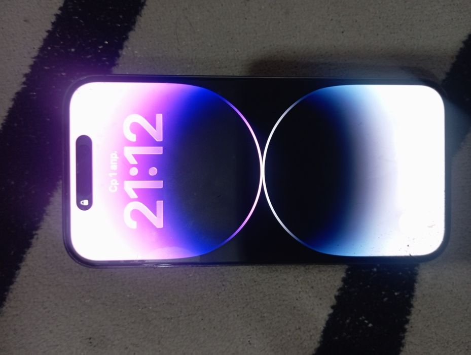 Продам Айфон 14 про.