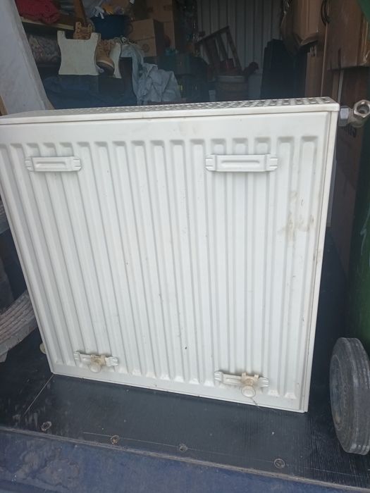 Vand calorifer din otel cu robineti