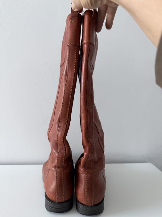 Продам кожанные сапоги