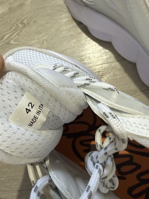 versace chain reaction