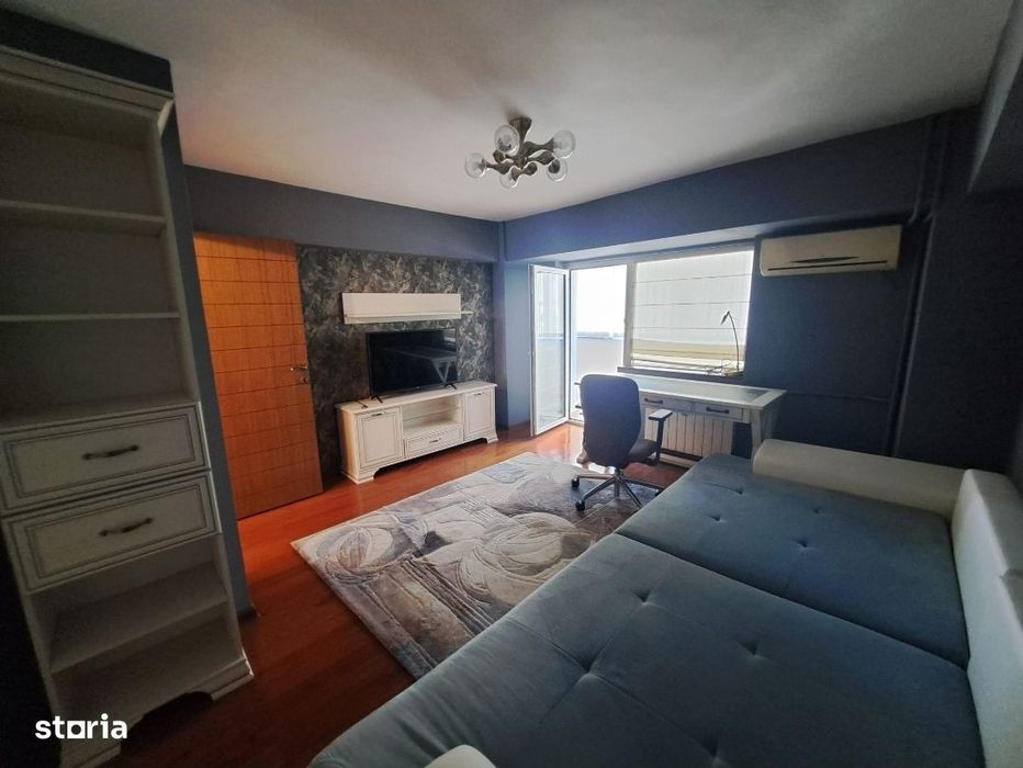 Apartament 3 camere, Decebal, 900 EUR/lună