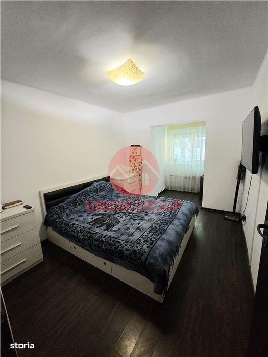 Apartament 3 Camere, Spatios, Parter, Zona Far