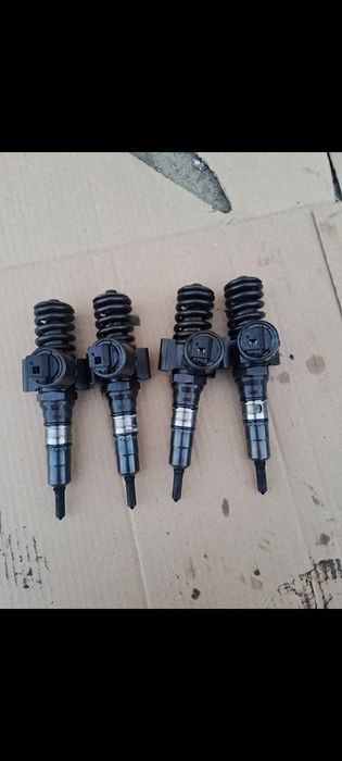 vand injectoare pentru vw golf 5 2.0 tdi tip motor bkd 140