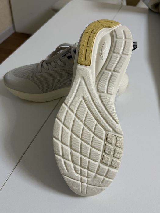 Кроссовки для бега