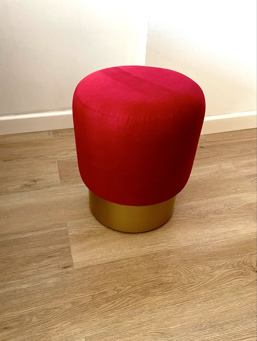 Продам пуфик, красный