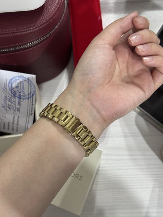 Продаю часы Michael Kors