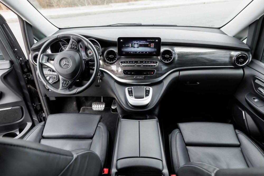 Închiriere microbuz exclusiv Mercedes V Class 2022 automat cu 7 locuri