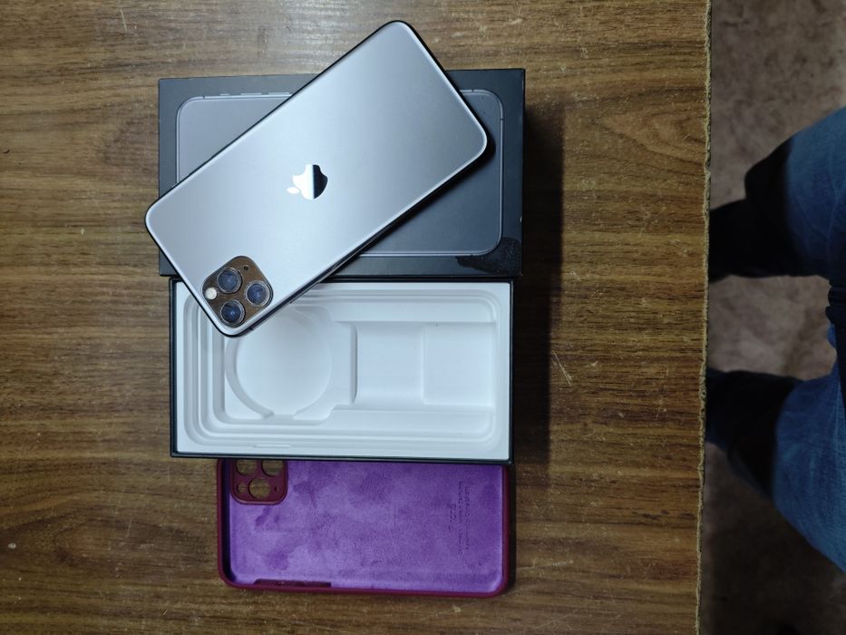 Продам Айфон 11 про Макс 256 Гб