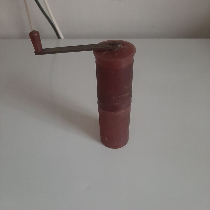 Продам кофемолку.