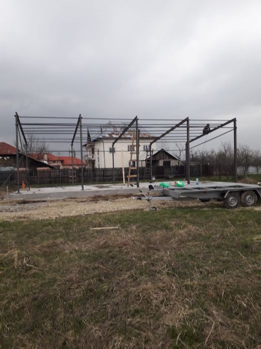Vand hala metalică Avem pe stoc 
Asiguram transport și montaj Dorim se