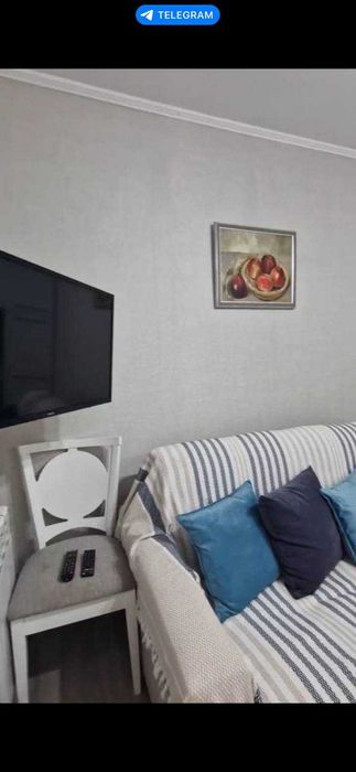 В центре сдаётся  1 комнатная квартира в частном доме.