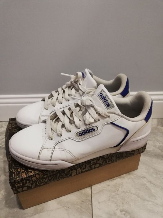 Туфли черные Roberto Rossi и кроссовки Adidas