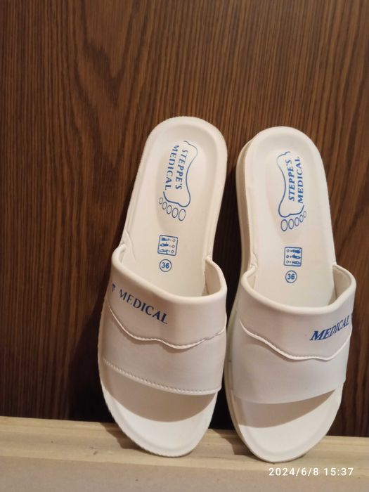 Шлепки белые новые