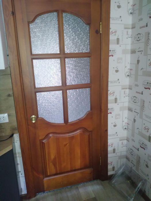Продам двери б/у