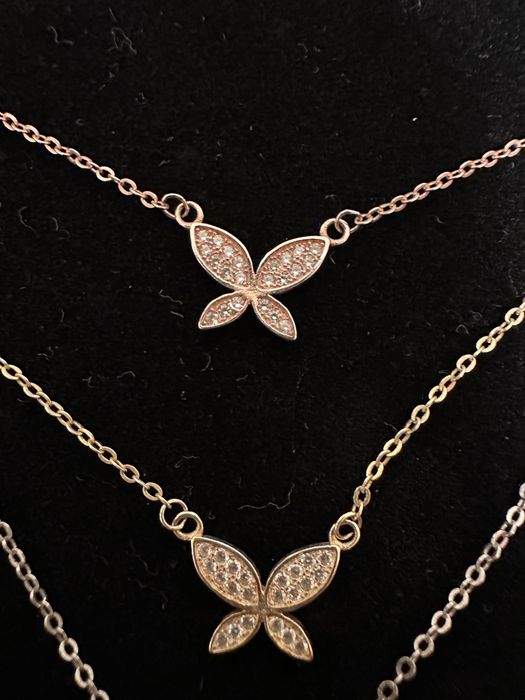 Colier/ Lant argint in 3 culori, fluturi cu strassuri, NOU !