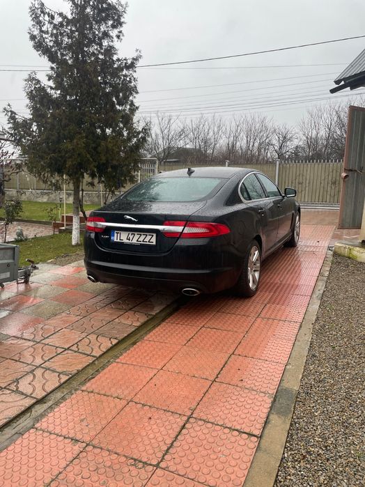 Mașina la vânzare