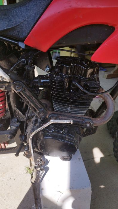 Vând cross 250în 4 timpi