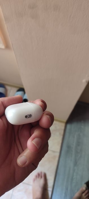 Buna ziua vând airpods pro 3  originale folosite livrare personala in Brăila