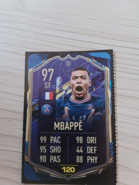 Колекционерска карта на mbappe fifa 23