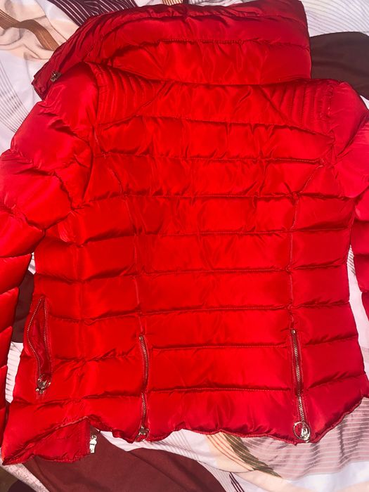 Geaca roșie groasă de iarnă cu put