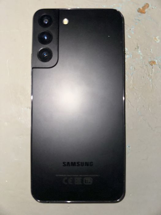 Samsung s22+ телефон