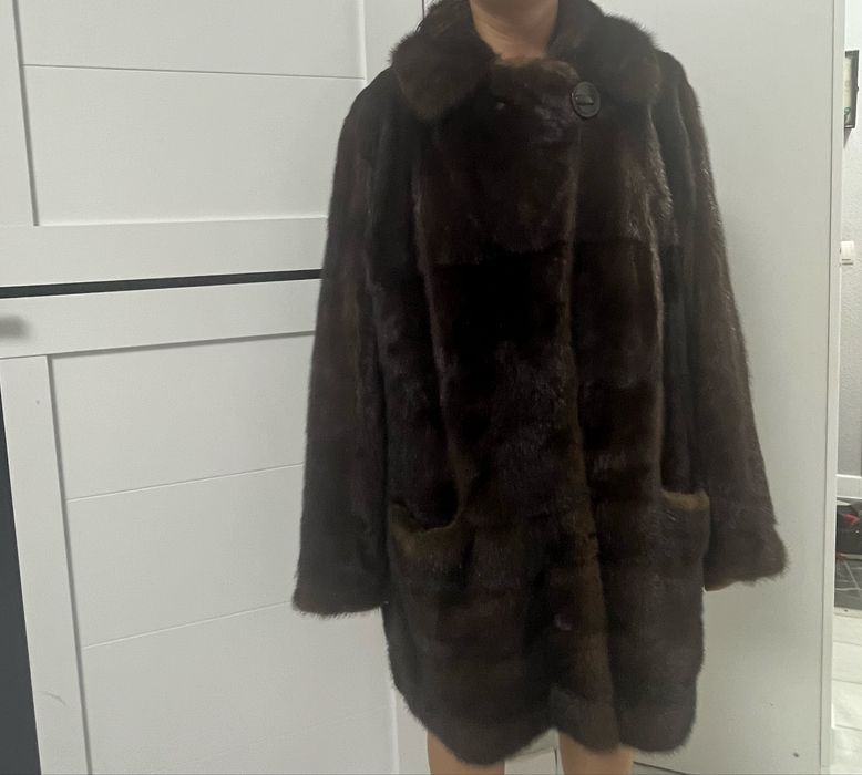 Шуба женская……..