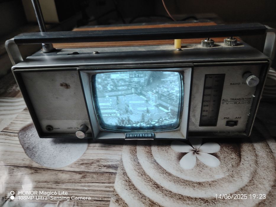 Radio TV portabil Universum FK100R0R