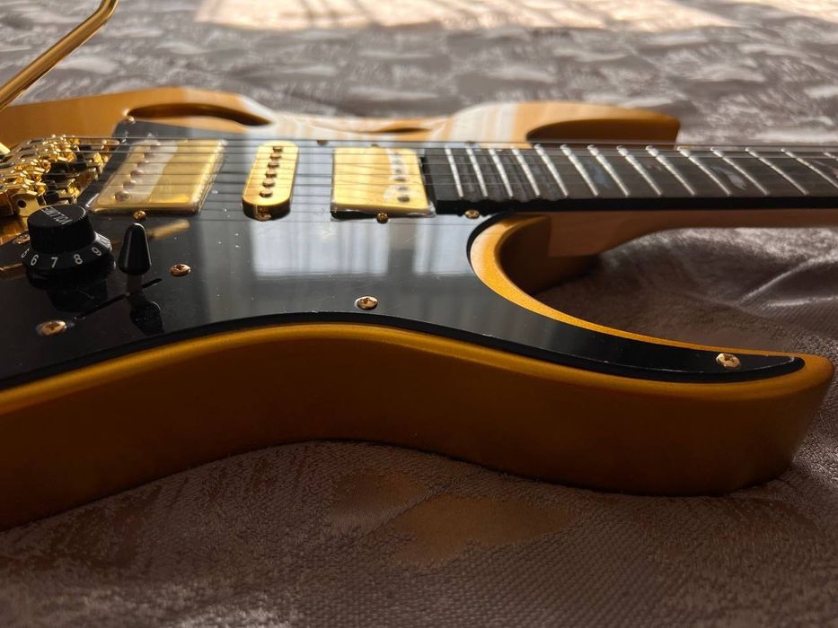 Золотой Ibanez абсолютно новый