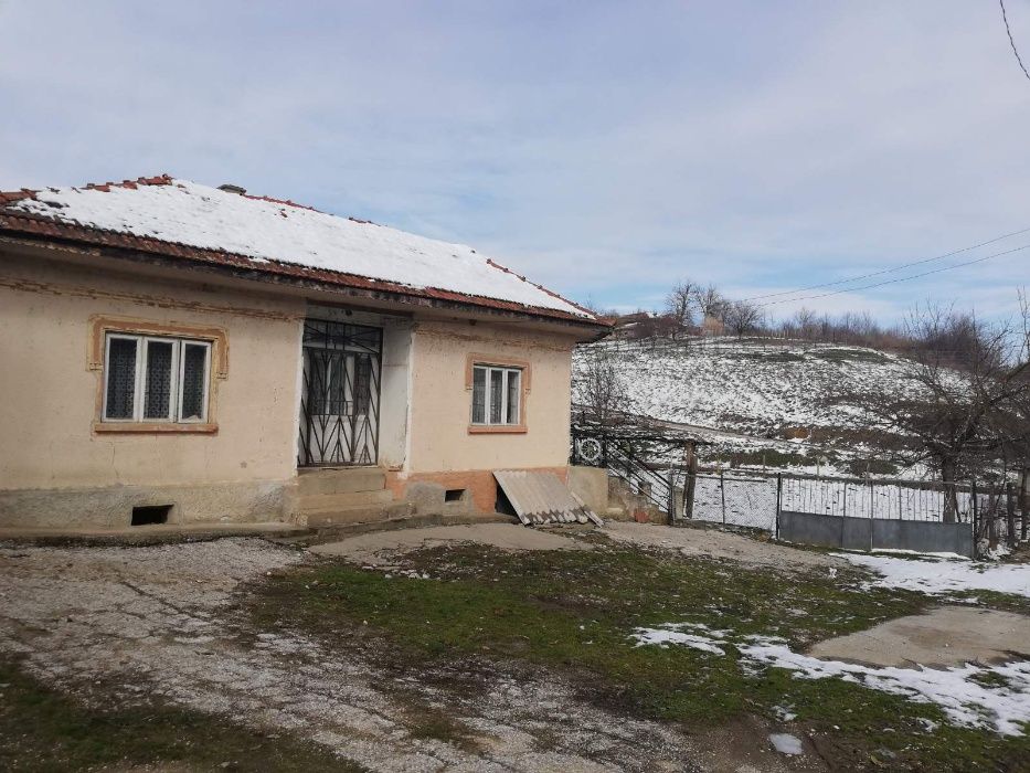 Едноетажна къща в село Сребърна