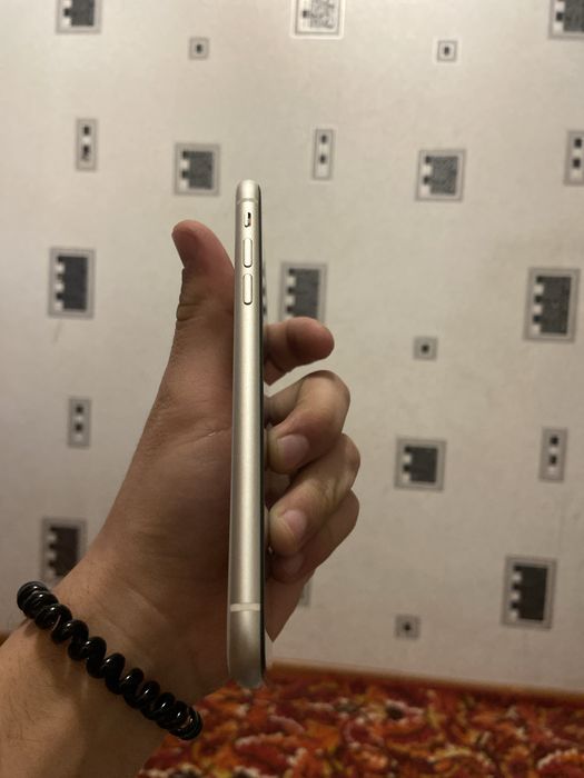 срочно продаю Айфон  11