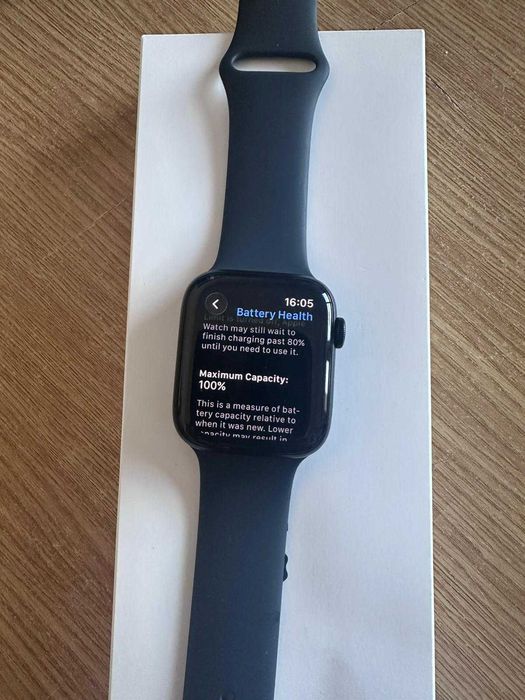 Apple Watch SE 2025 – 44mm – Impecabil – 100% baterie – Ca nou