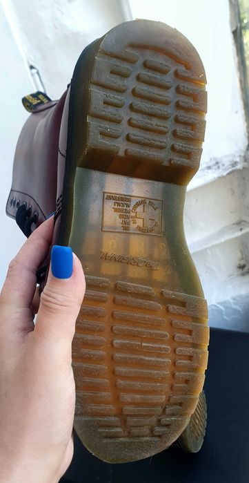 37 Dr Martens Cherry Red 10 EYE