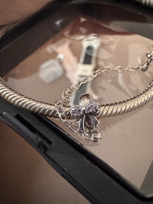 Сребърна гривна на Pandora