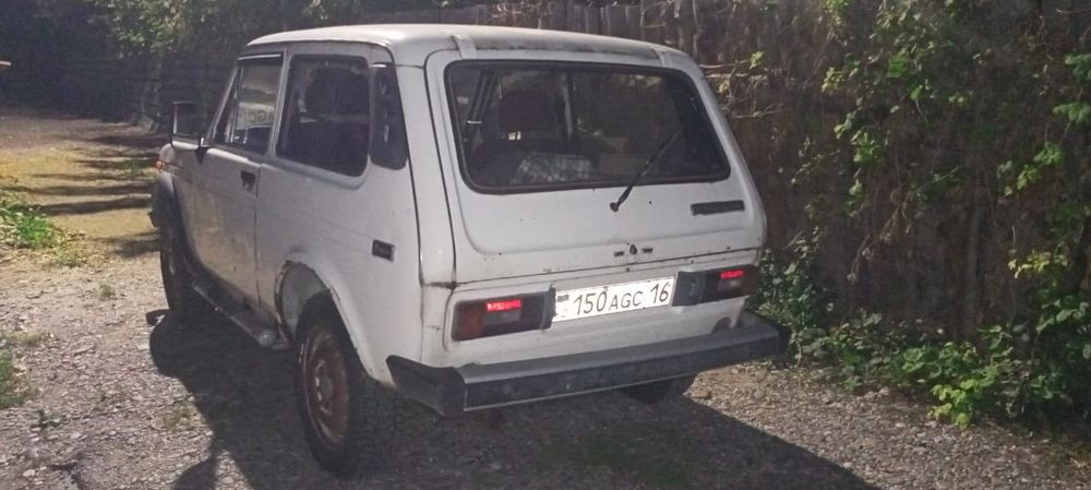 Продам ниву 2121 93 год