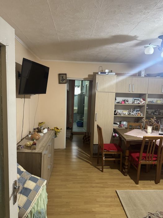 De vanzare apartament cu 3 camere