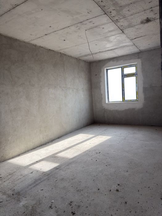 Навои шахар Дом бита Истам курилиш 10 этаж 3 хона + 1 хона кадастрли