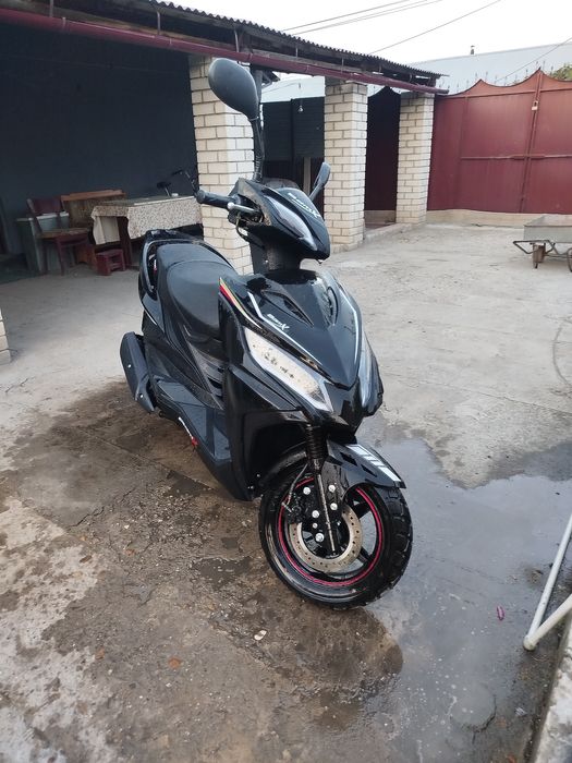 Продам скутер BamX