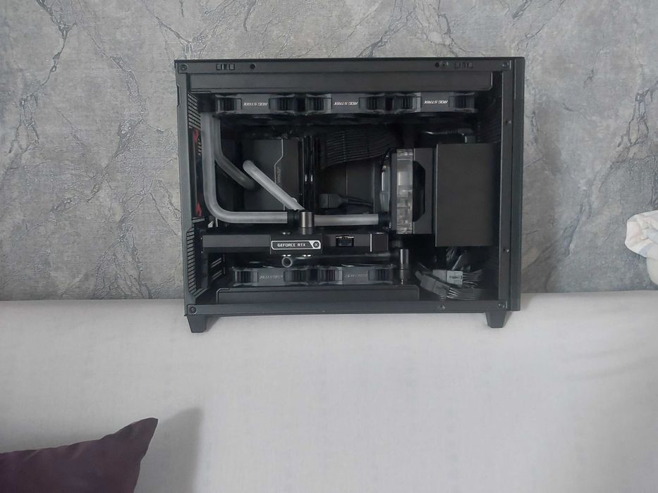 PC CPU RYZEN 7800X3D И RTX4080SUPER с водно охлаждане