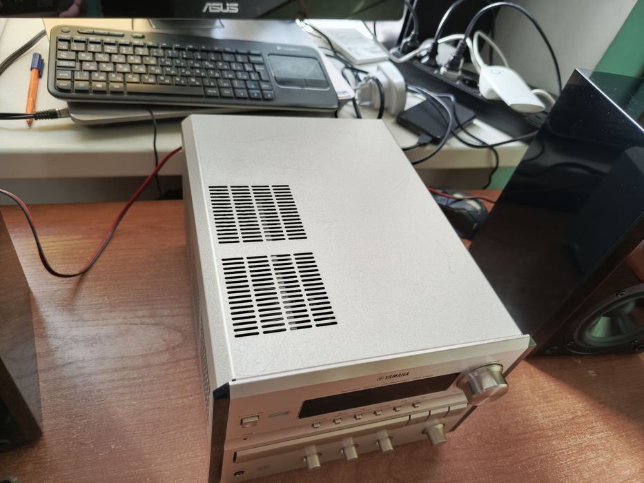 Yamaha CRX-e300 stereo