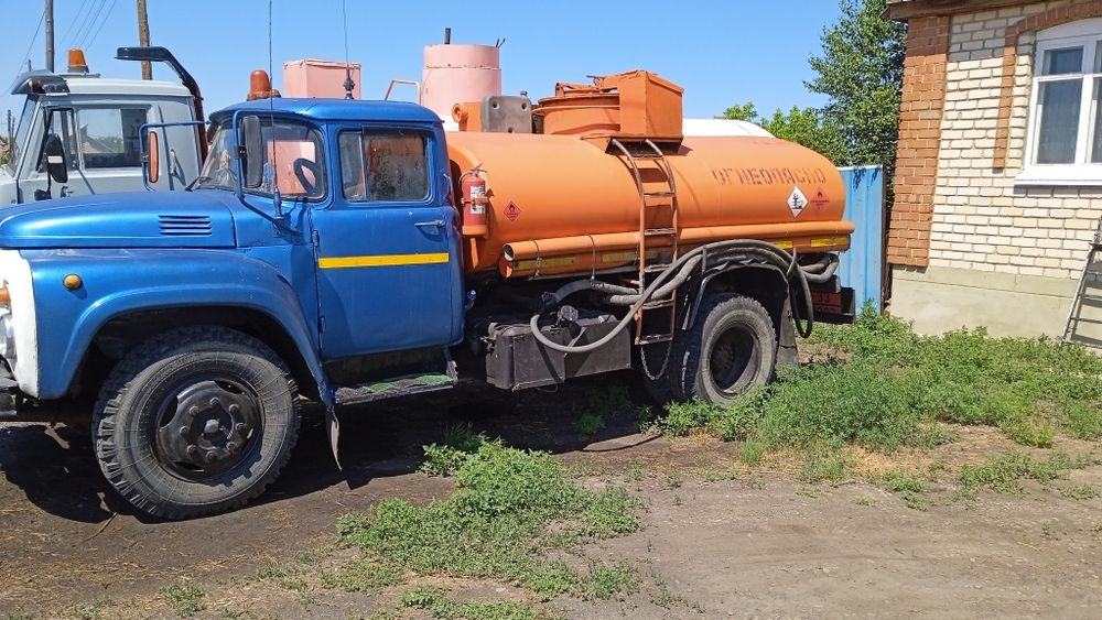 Топливозаправщик ЗИЛ 130