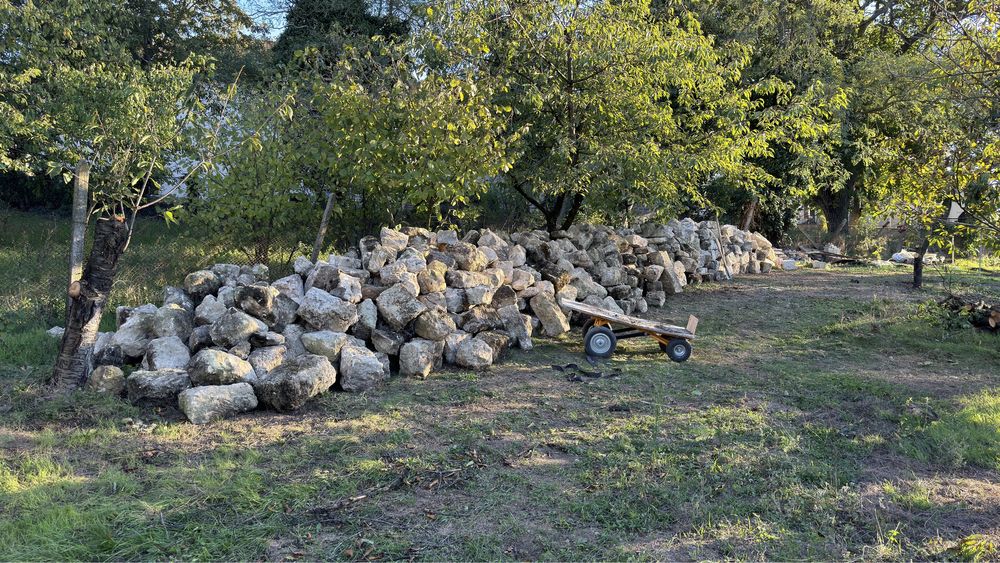 Дялан камък 160лв/м3, налични към 60м3,