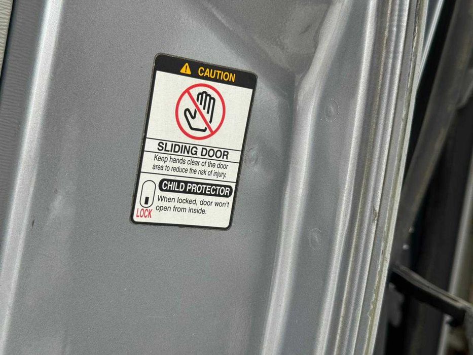 Двери Toyota Siena