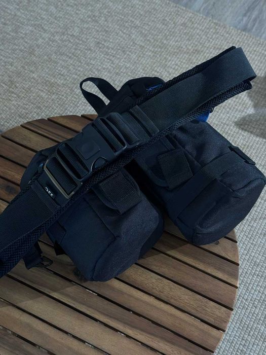 Curea multifunctionala foto-video cu doua pouch-uri pentru obiective (cel mare tine un 70-200)