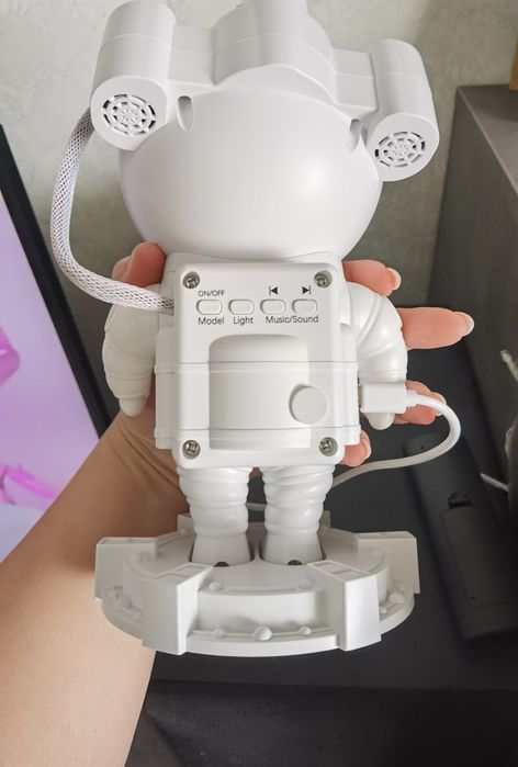 Космонавт, ночник, проектор звёздного неба, bluetooth колонка