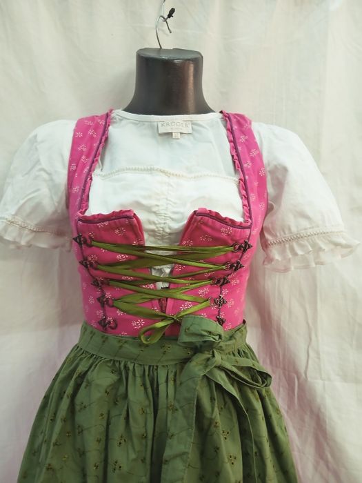 Dirndl Nr 34  rochie bavareză Oktiberfest rochie tiroleza sarafan tradițional austriac / german ,Oktoberfest