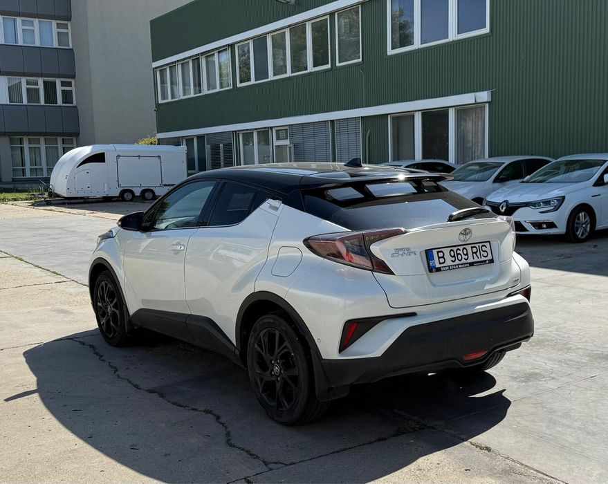 Toyota CHR alb perlat